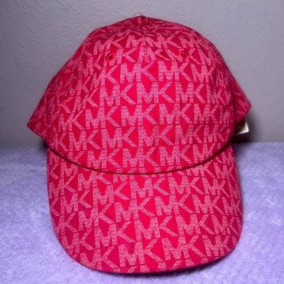 Michael Kors Accessories - 💖NWT Michael Kors Signature Logo Cap